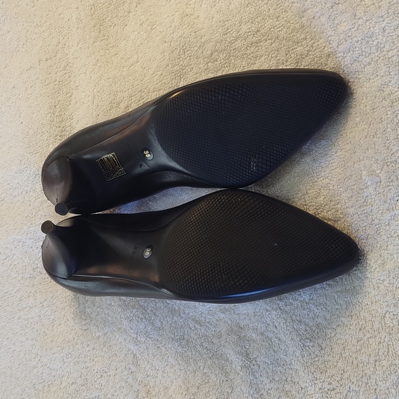 Prada Black Soft Leather Kitten Heels pointed toe pump SZ 7.5/38 leather insole - Picture 9 of 15